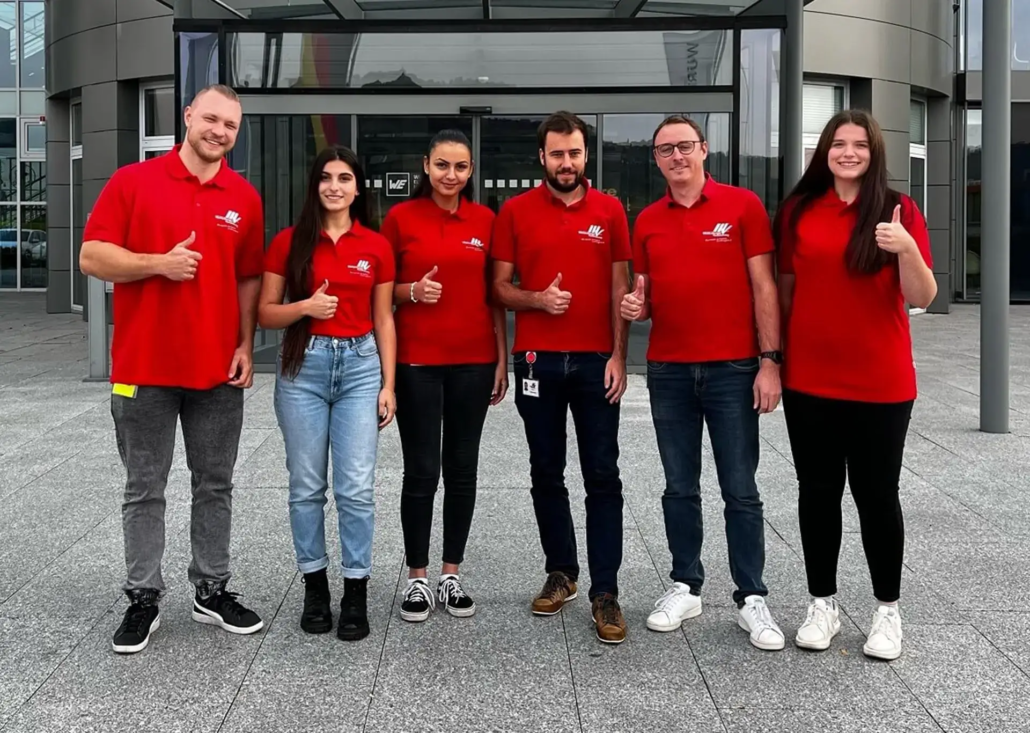 Die Auszubildenden und das Ausbilderteam der Waldenburger