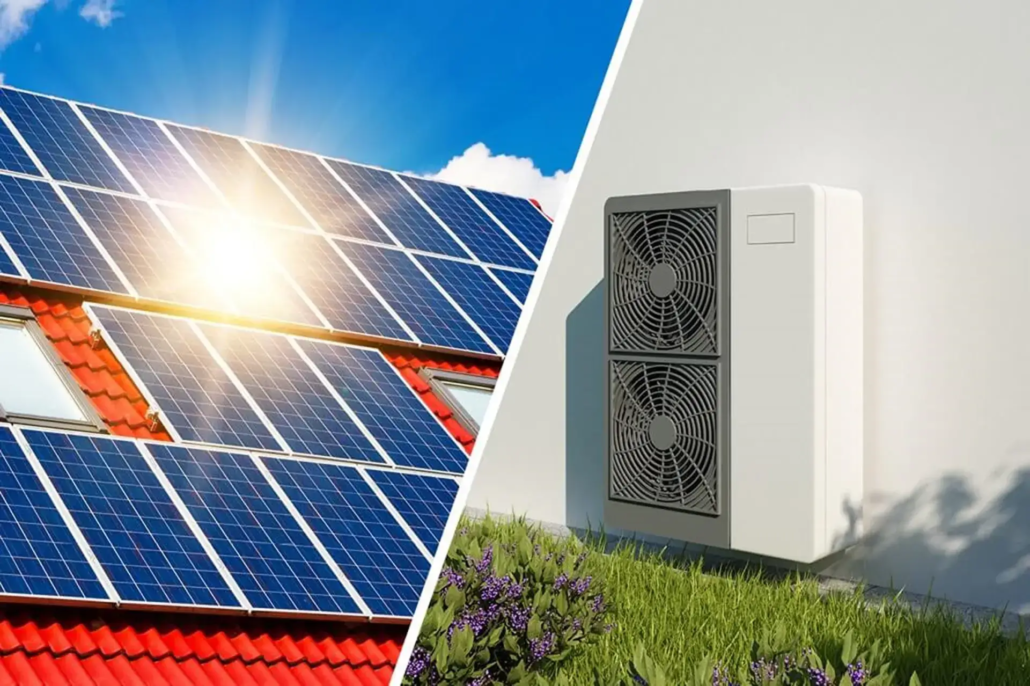 Photovoltaik und Wärmepumpe Dach eines Hauses mit Solarzellen und eine Außeneinheit einer Wärmepumpe neben dem Fenster eines Hauses