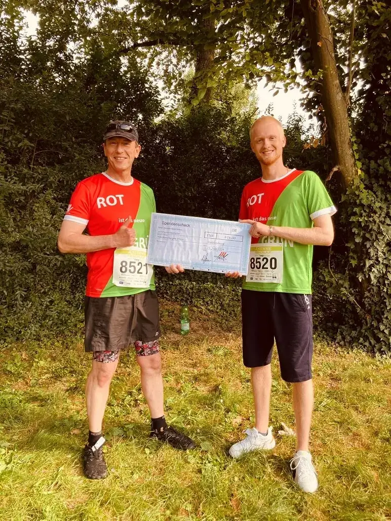 Waldenburger läuft für Nachhaltigkeit Scheckübergabe Scheckübergabe an den Waldenburger Nachhaltigkeitsbeauftragten