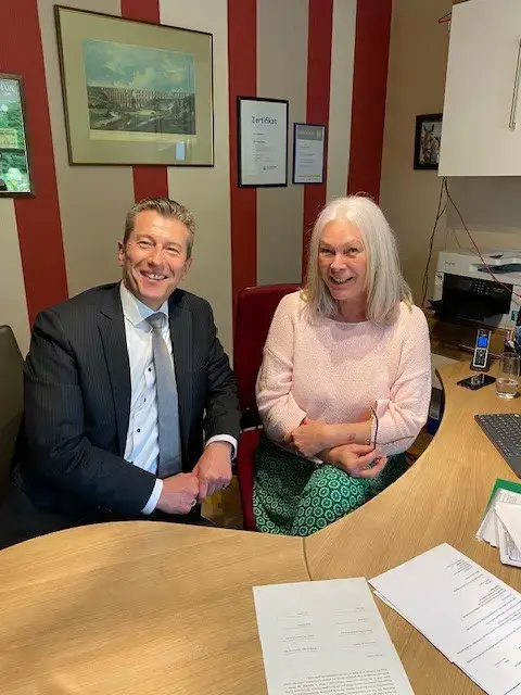 Managers lend a hand - Thomas Gebhardt bei der Wirtschaftsberatung Janson Jana Janson von der Wirtschaftsberatung Janson in Halle/Saale und Thomas Gebhardt